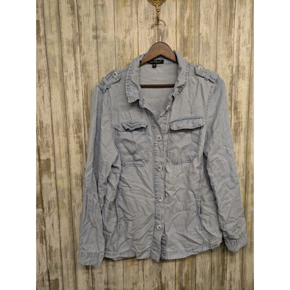 Velvet Heart Light Wash Denim Chambray 100% Tencel Button Up Shirt top Medium